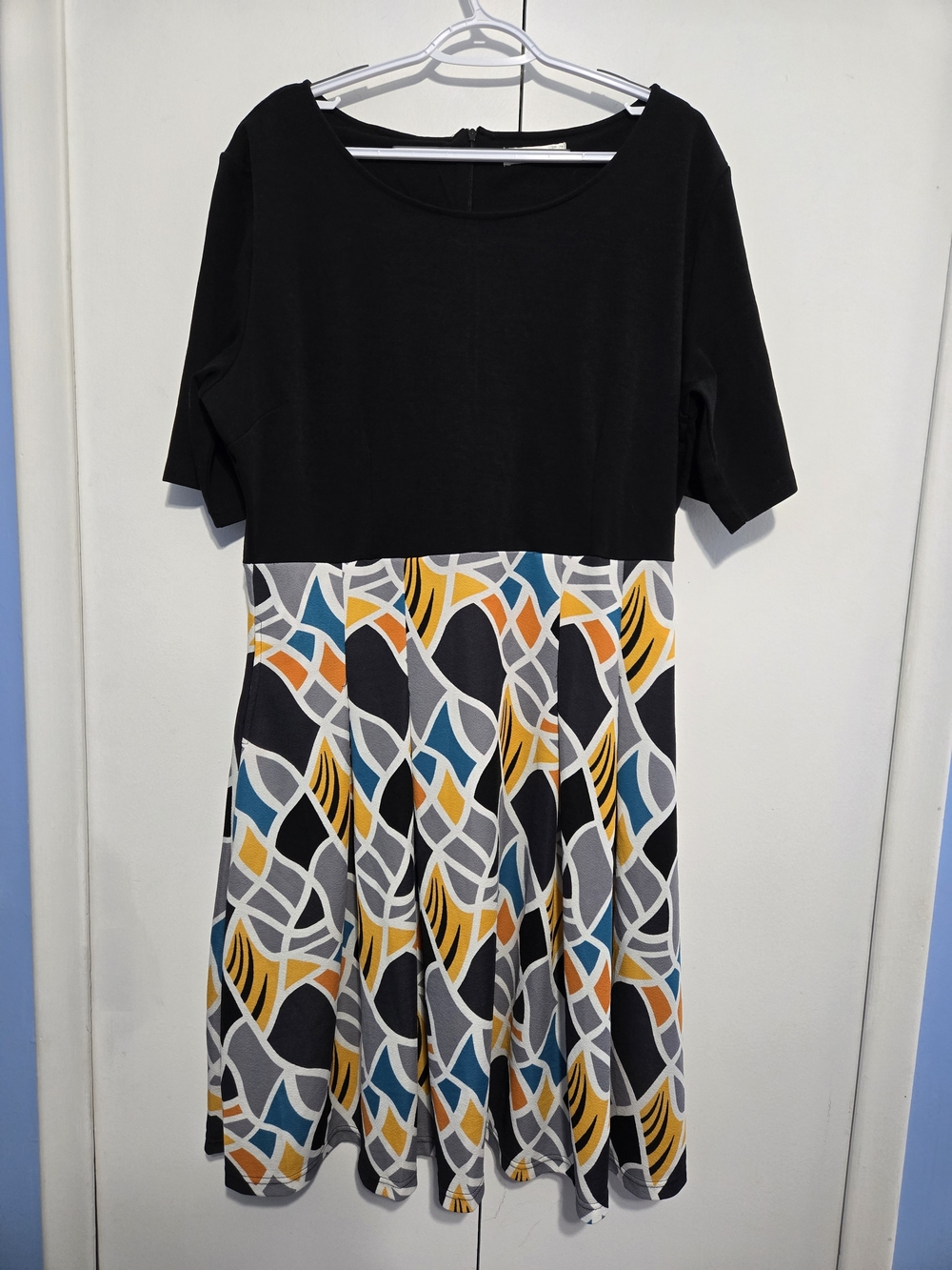 Nemidor Plus Size 20 Dress – Black Top & Geometric Pleated Skirt‎